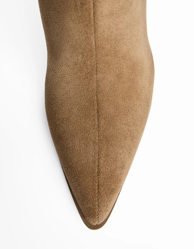 Сапоги на широком каблуке