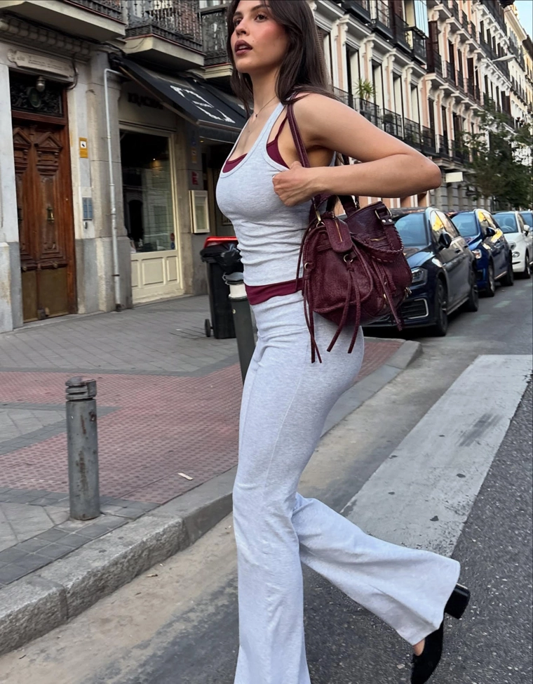 Расклешенные брюки