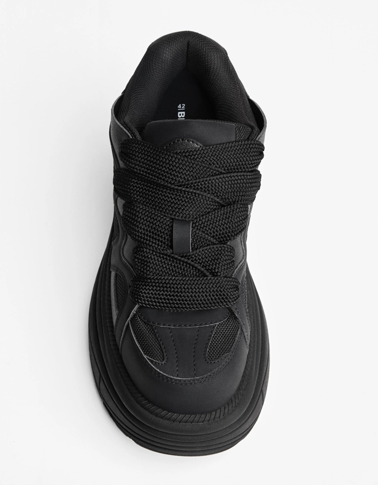 Объемные кроссовки