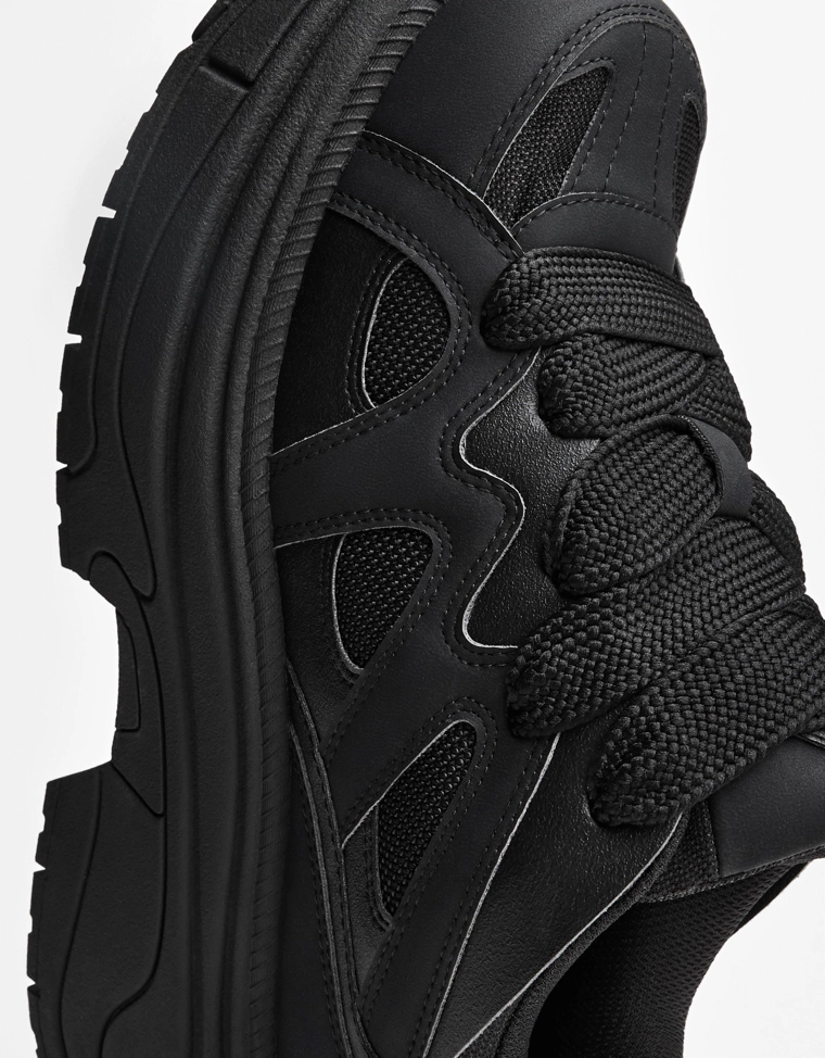 Объемные кроссовки