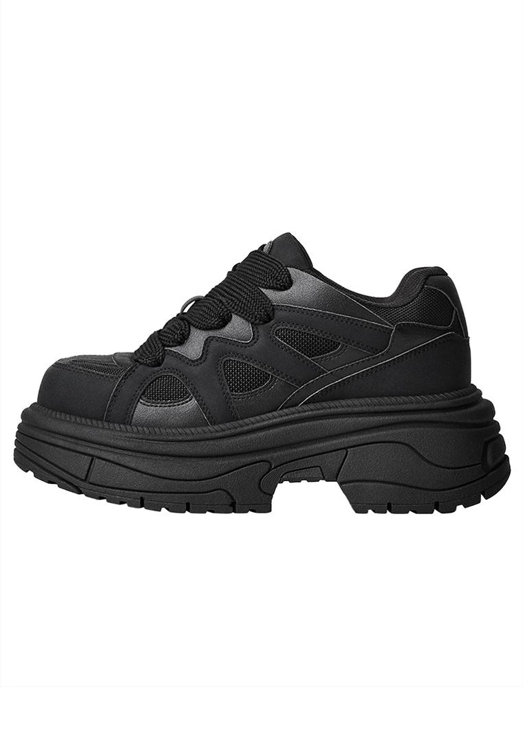 Объемные кроссовки