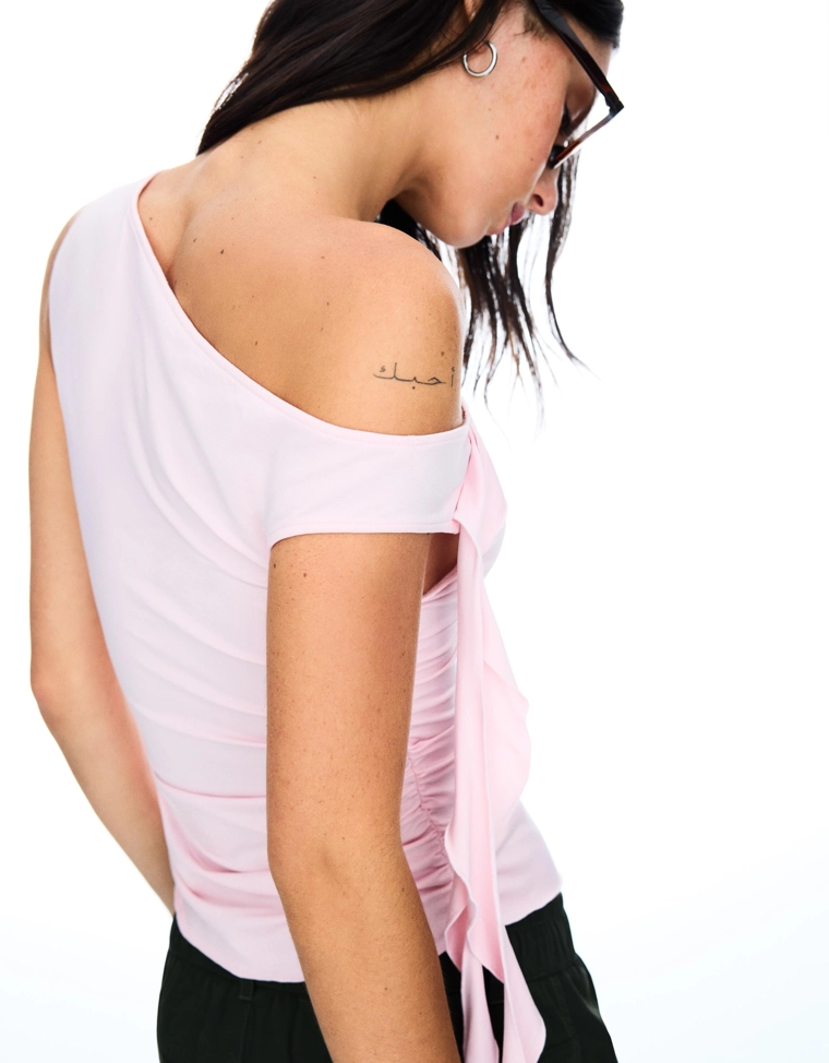 Топ без рукавов с деталью