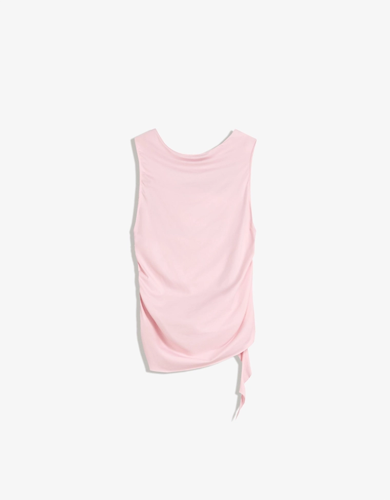 Топ без рукавов с деталью