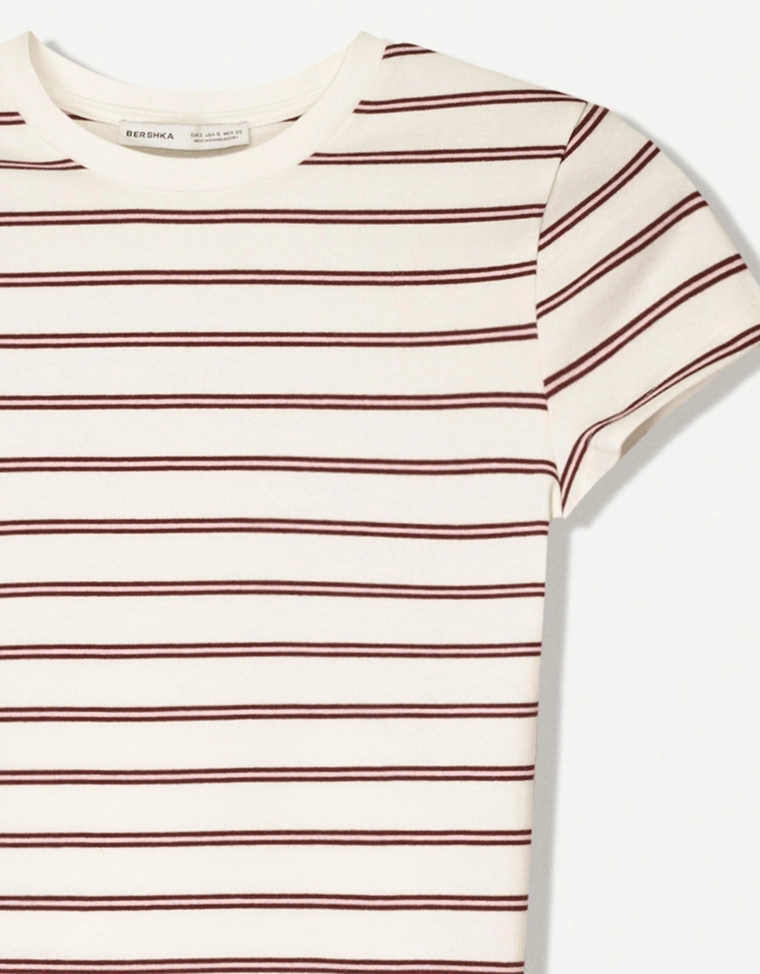 Футболка с круглым вырезом