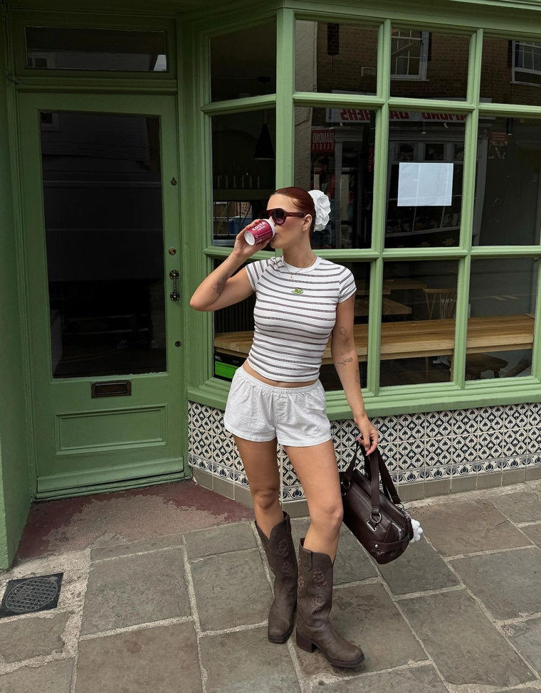 Футболка с круглым вырезом