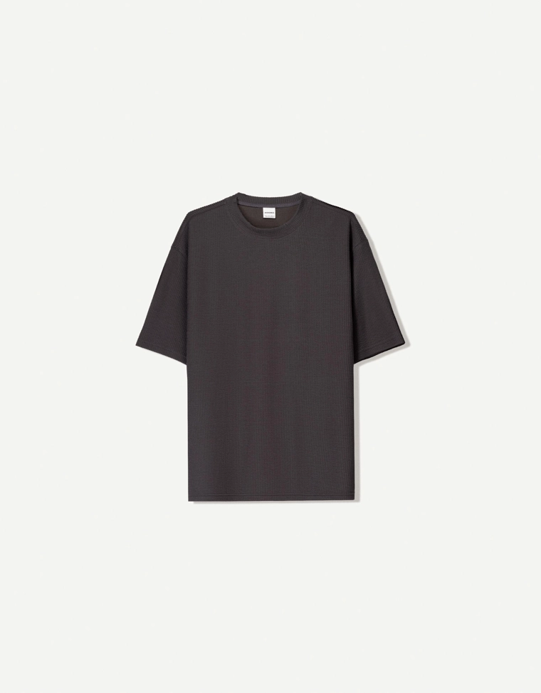 Футболка из жатой ткани