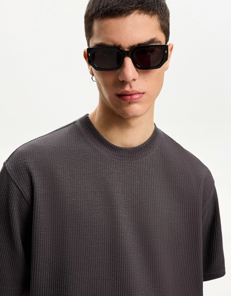 Футболка из жатой ткани