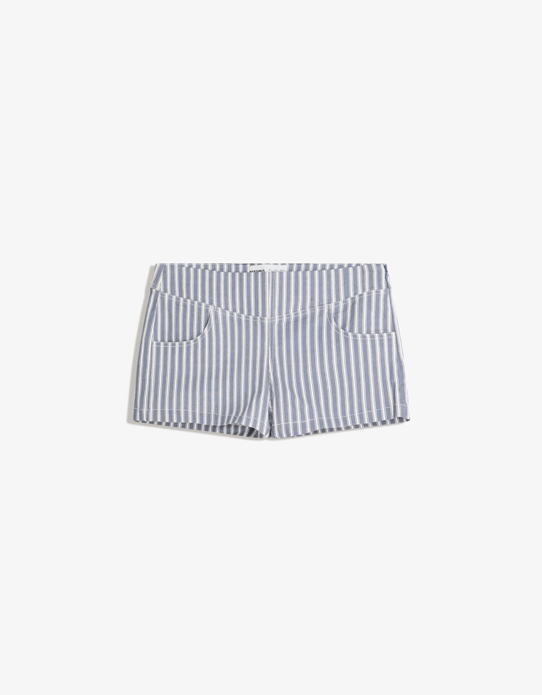 Синяя куртка с молнией