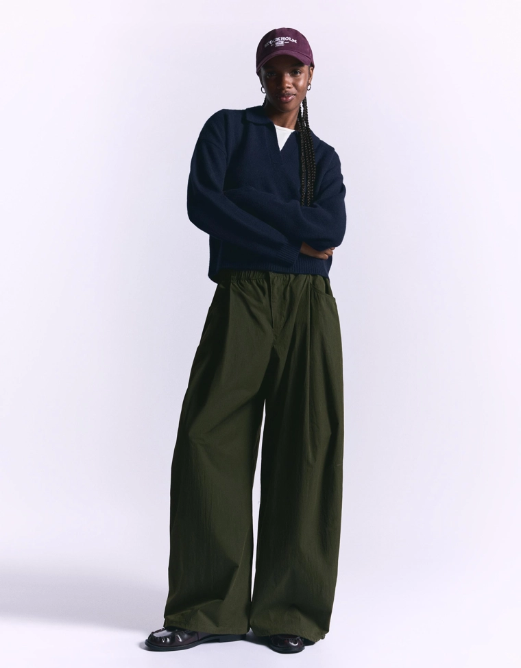 Брюки-бананы из высокотехнологичного материала