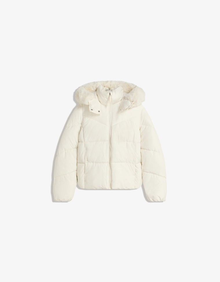 Пуховик с капюшоном и мехом