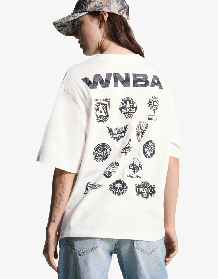 Спортивная футболка WNBA с короткими рукавами и цифровым принтом