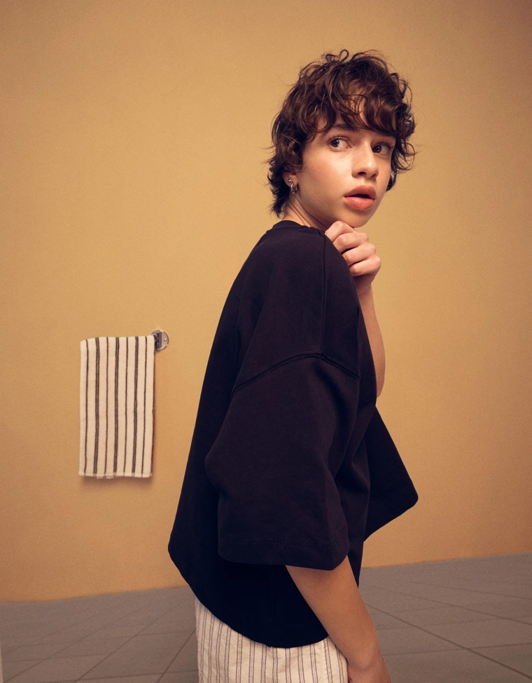 Футболка геометрического кроя из плотного хлопка