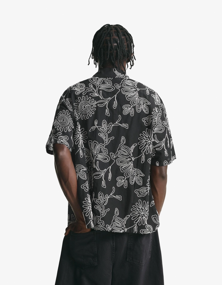 Рубашка с короткими рукавами и вышивкой