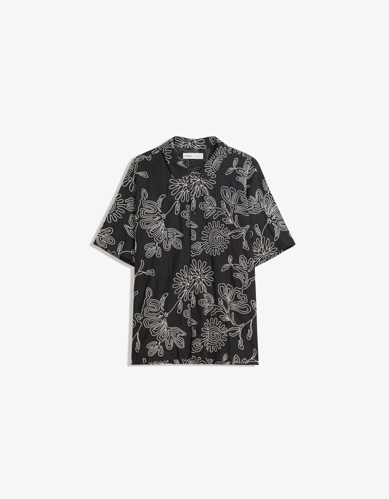 Рубашка с короткими рукавами и вышивкой