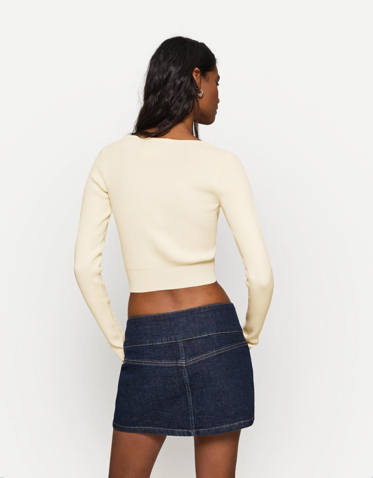 Свитер с V-образным вырезом