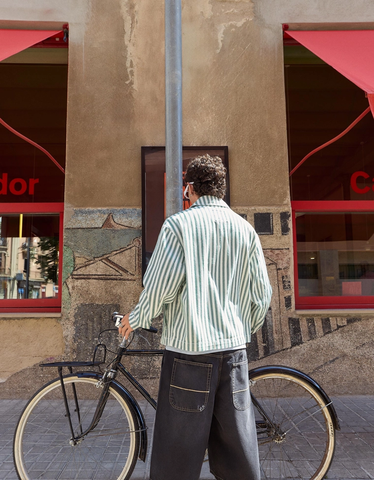 Джинсовые шорты-бермуды в скейтерском стиле