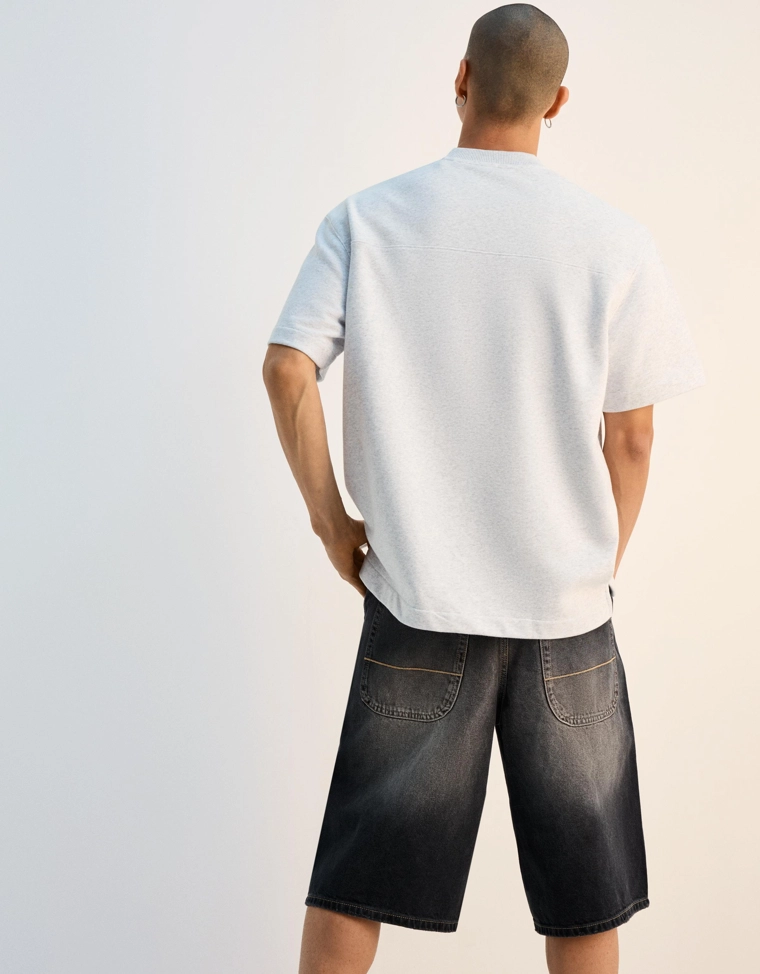 Джинсовые шорты-бермуды в скейтерском стиле