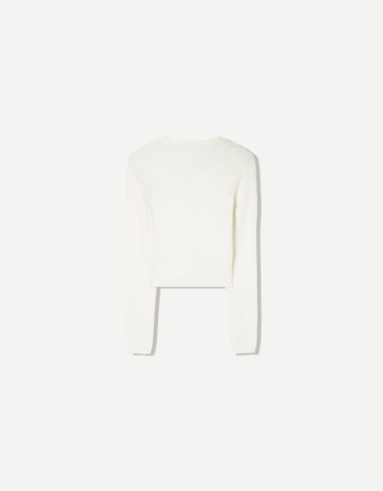 Свитер с узором «косы» и вышивкой