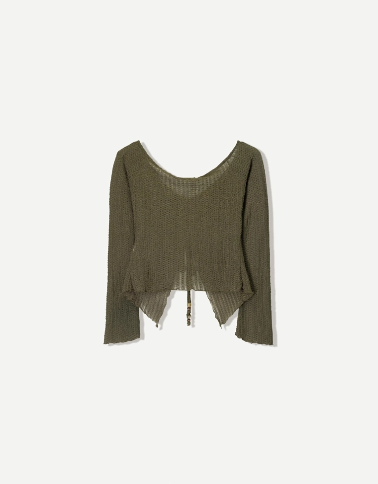 Свитер в стиле рустик со сборкой