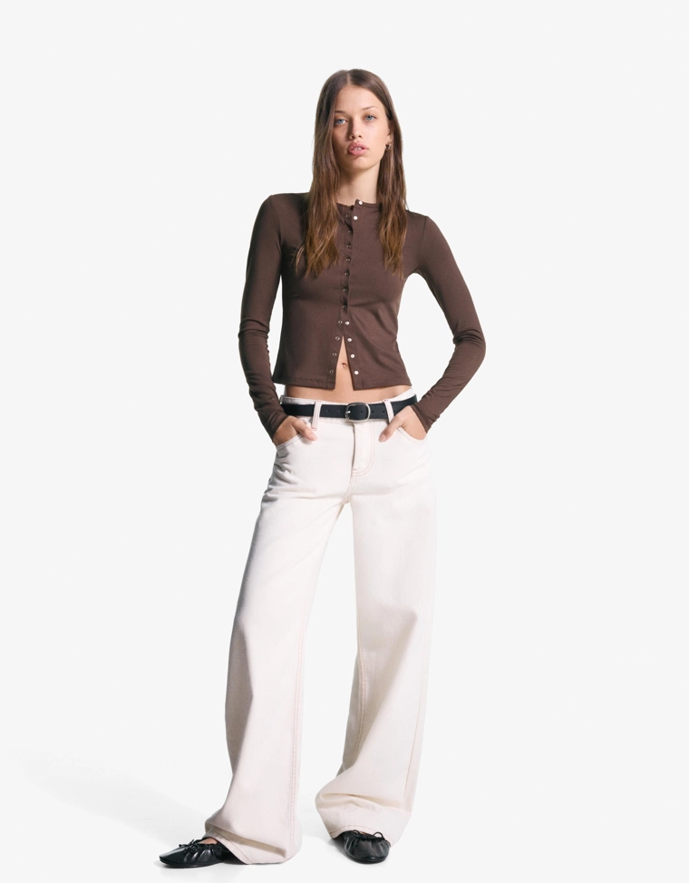 Футболка с длинными рукавами и пуговицами