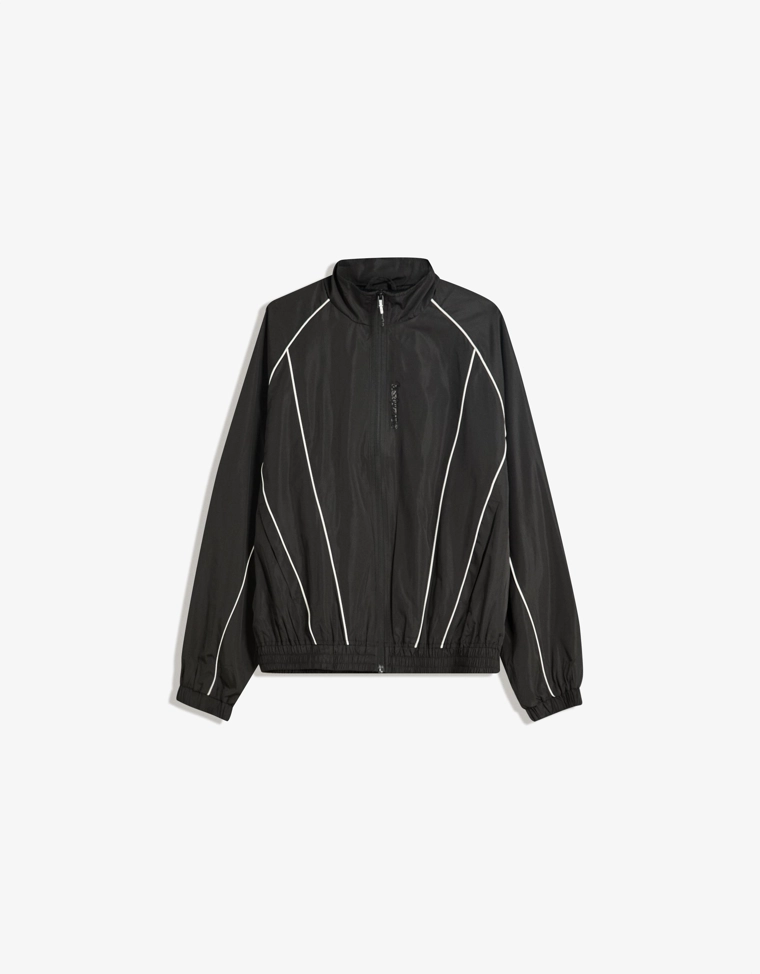Куртка в спортивном стиле из высокотехнологичной ткани