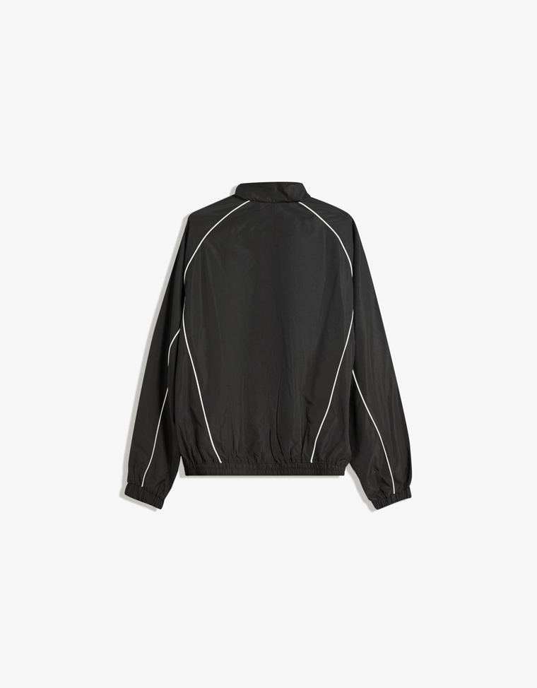 Куртка в спортивном стиле из высокотехнологичной ткани