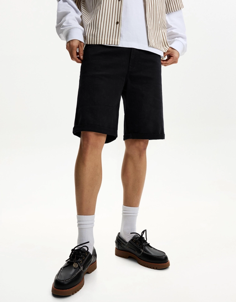 Джинсовые шорты с отворотами