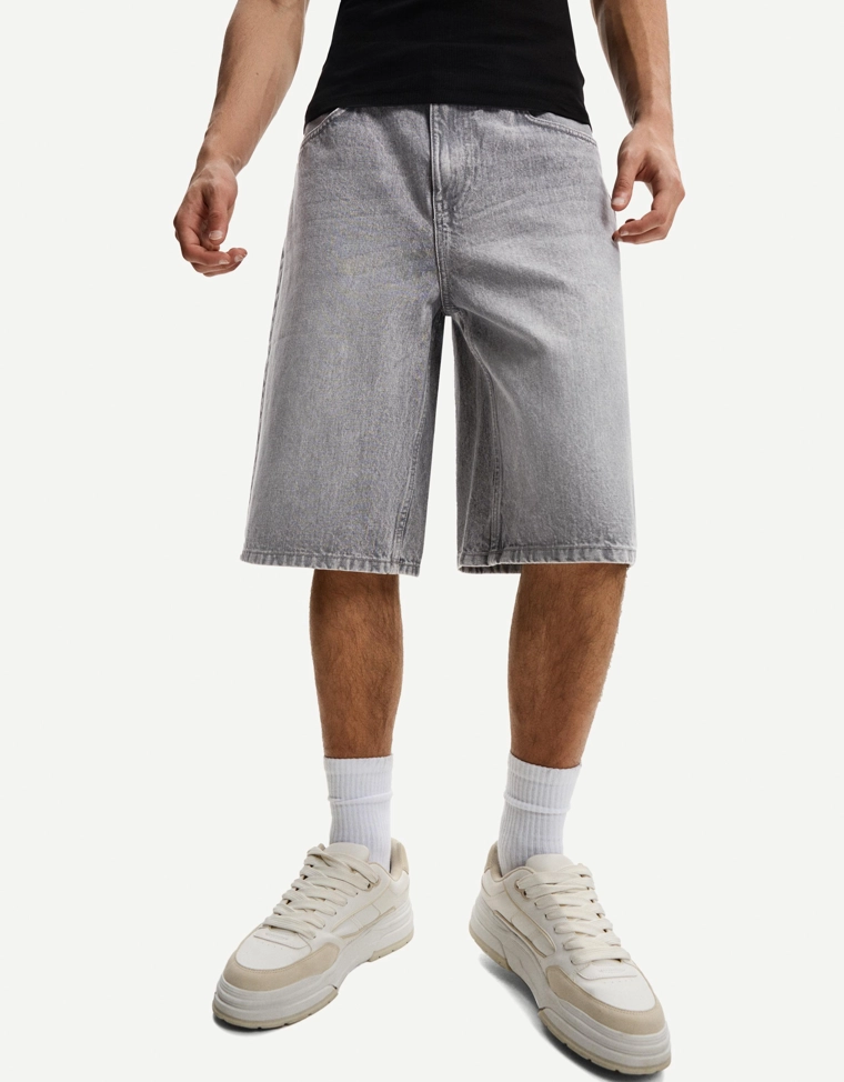 Джинсовые шорты свободного кроя