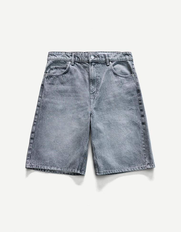 Джинсовые шорты свободного кроя