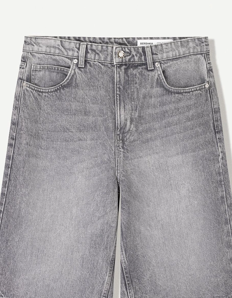 Джинсовые шорты свободного кроя