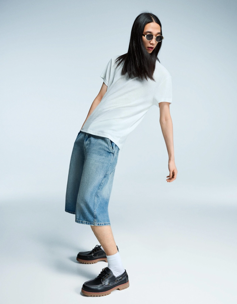 Джинсовые шорты-бермуды в скейтерском стиле