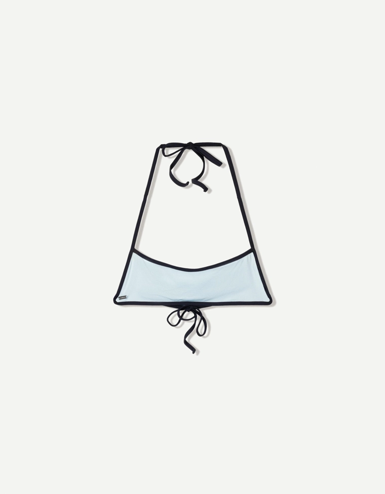 Джинсовая куртка в стиле oversized