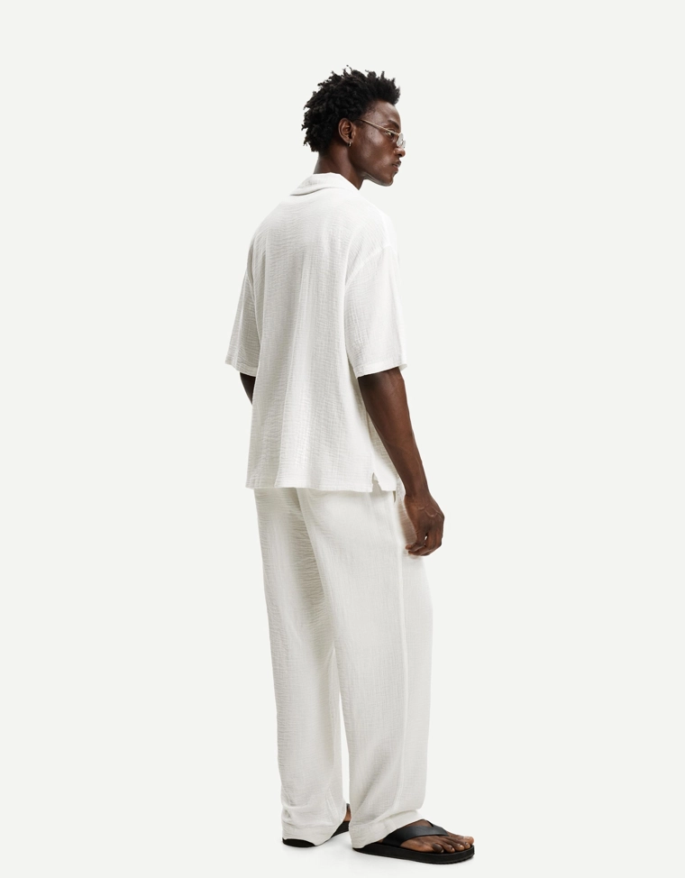 Рубашка из рельефной ткани с короткими рукавами