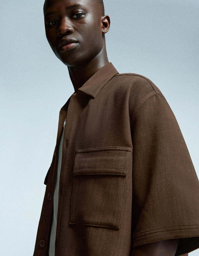 Рубашка классического кроя с короткими рукавами