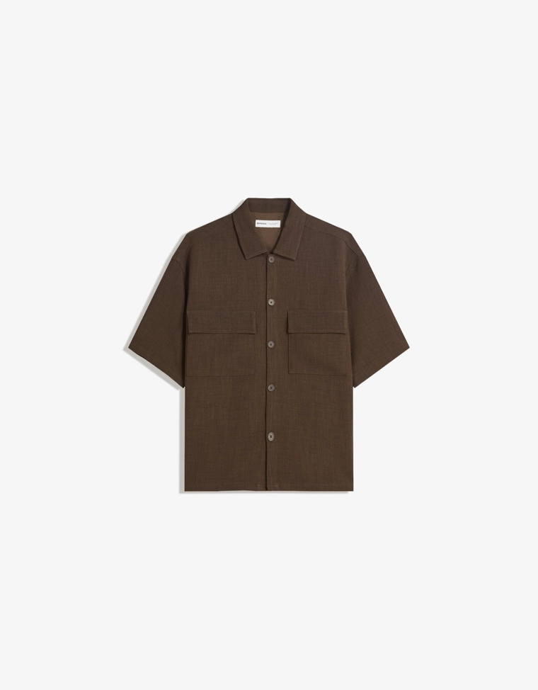 Рубашка классического кроя с короткими рукавами