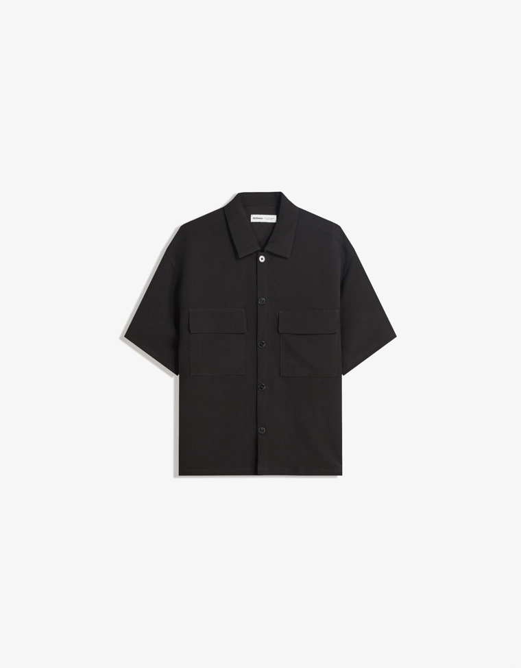 Рубашка классического кроя с короткими рукавами