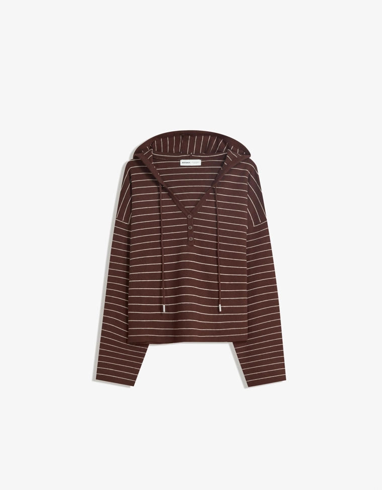 Свитер с капюшоном