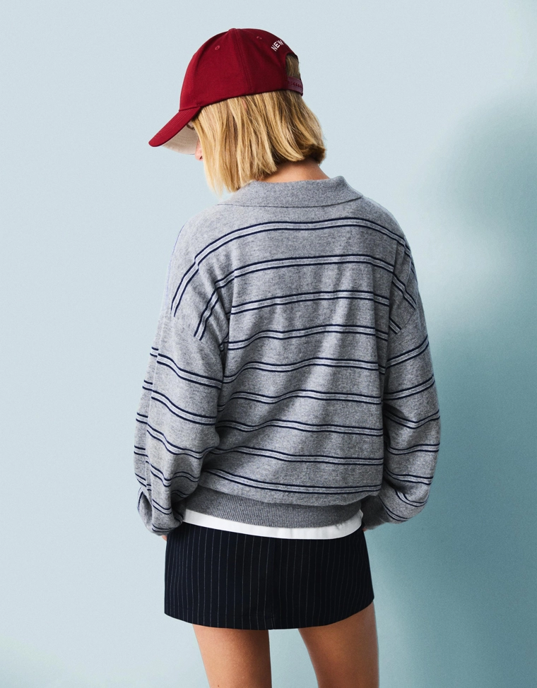 Свитер с воротником поло