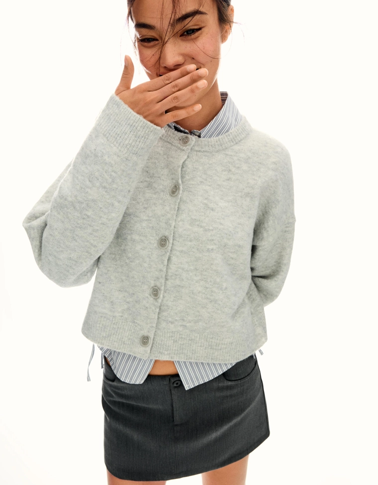 Куртка с пуговицами из мягкой ткани