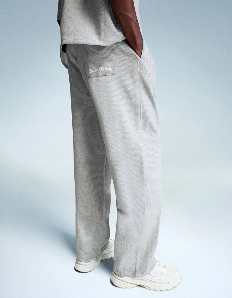 Джоггеры объемного свободного кроя