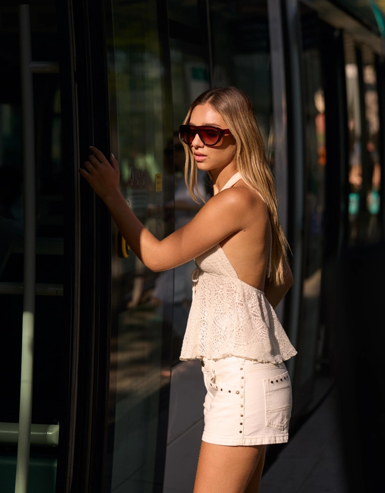 Топ в стиле рустик с горловиной халтер и завязками