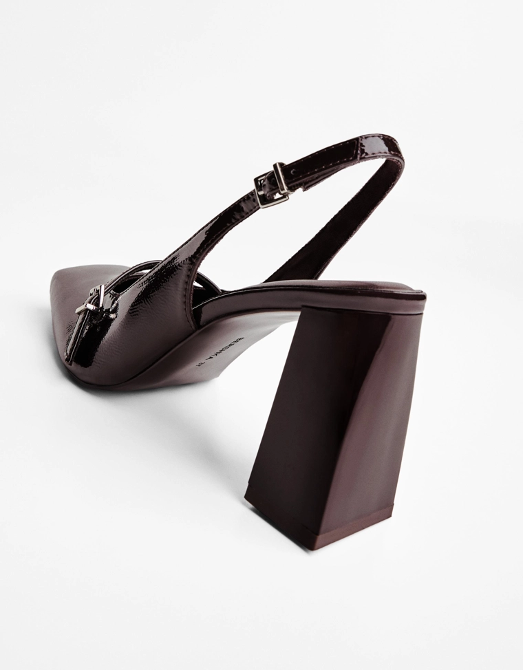 Туфли-слингбэки на широком каблуке, с ремешком на подъеме