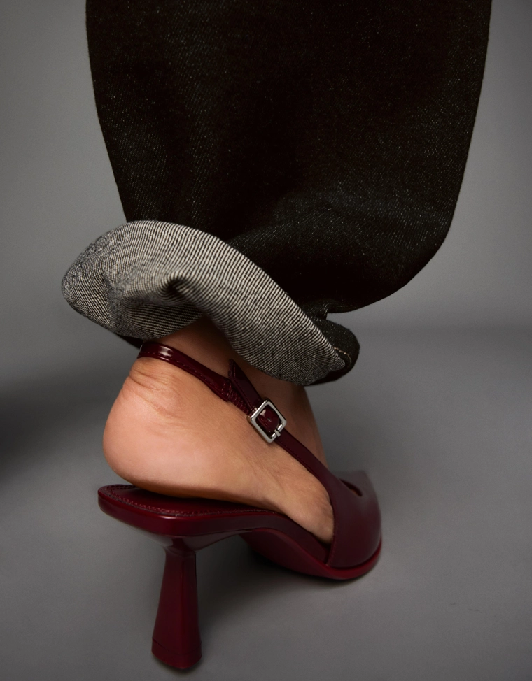 Туфли-мюли на среднем тонком каблуке