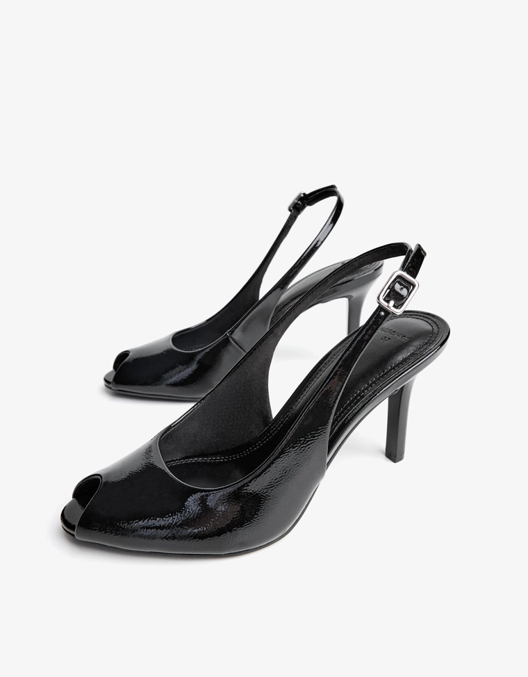 Открытые туфли на каблуке