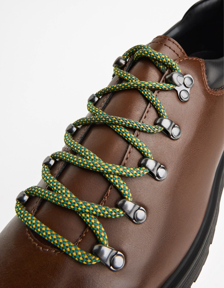 Полуботинки с металлическими деталями