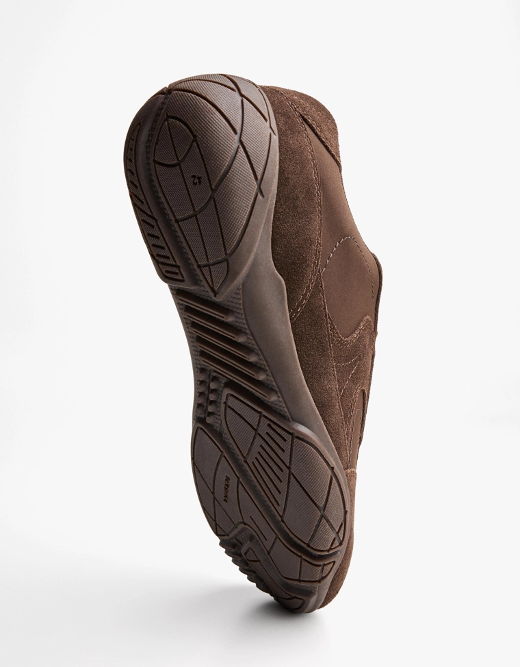 Кроссовки с тонкой подошвой