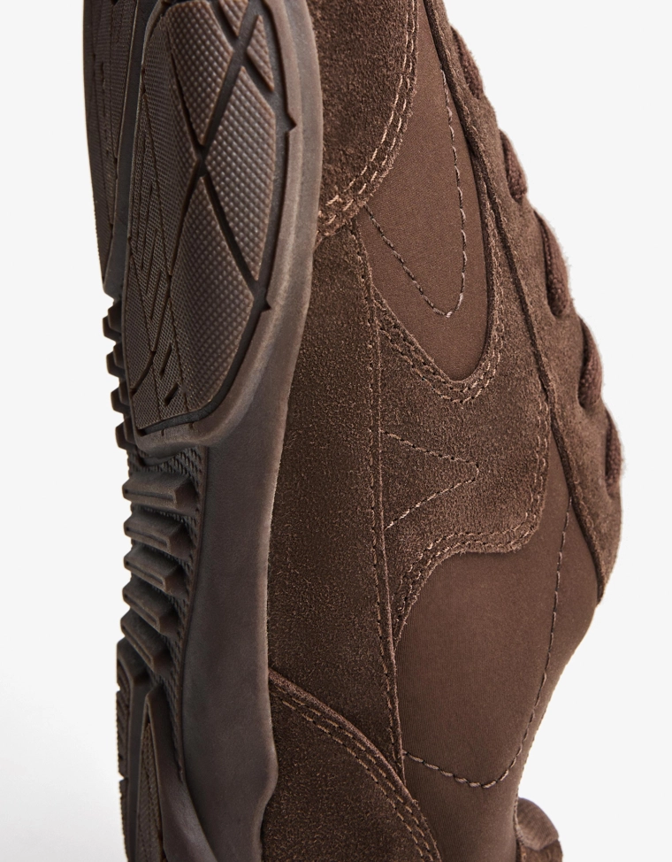 Кроссовки с тонкой подошвой