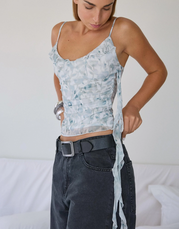 Топ из полупрозрачной ткани с принтом и воланами