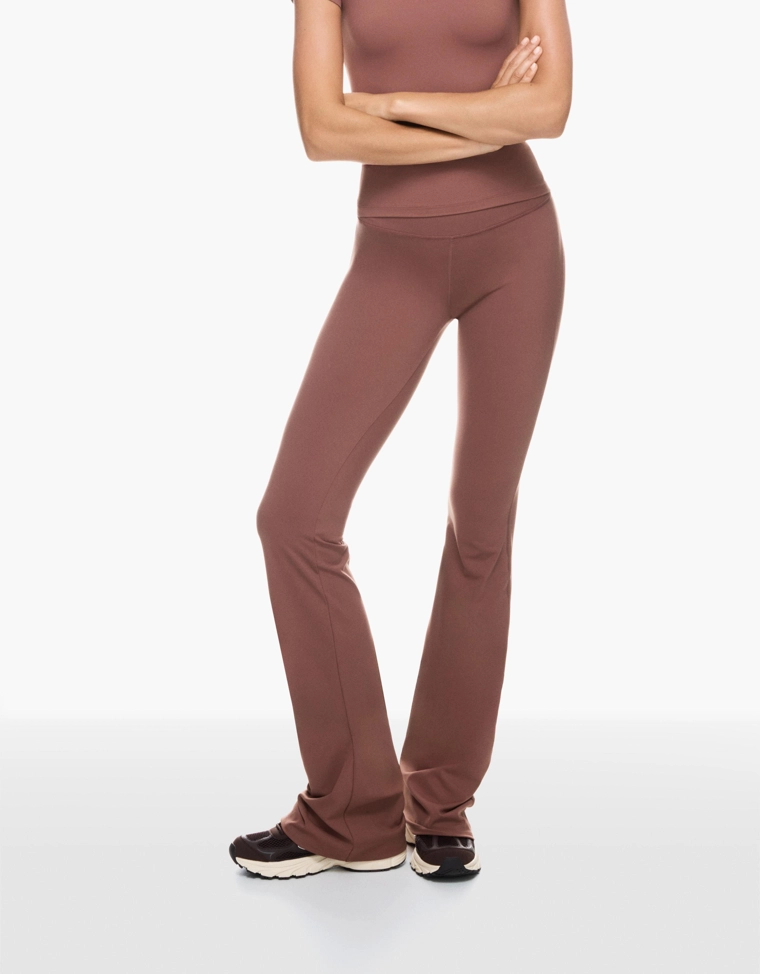 Высокотехнологичные брюки клеш