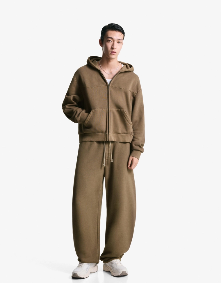 Укороченная толстовка геометрического кроя с застежкой-молнией